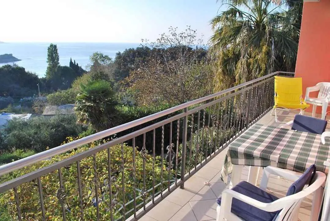 Apartment Supetarska Draga 11