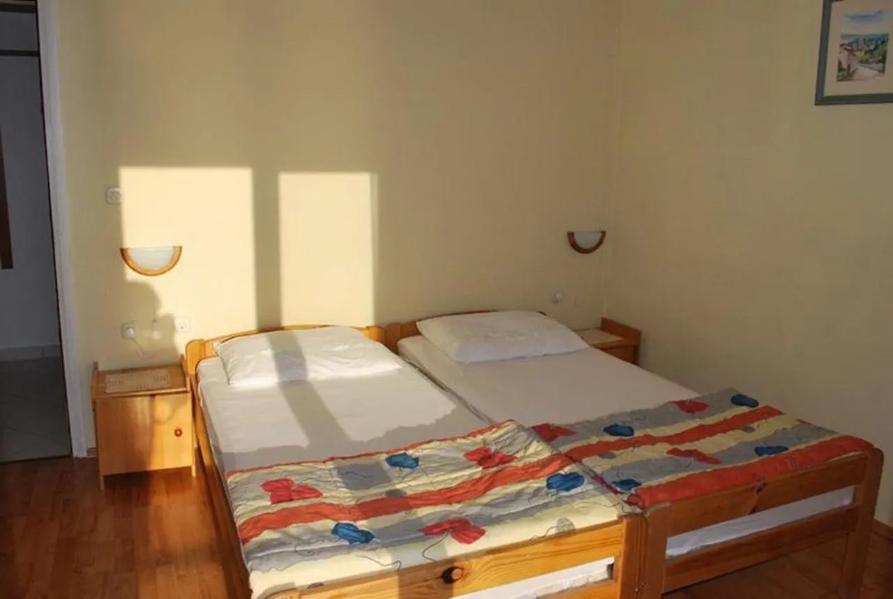 Apartment Supetarska Draga 11 Croatia